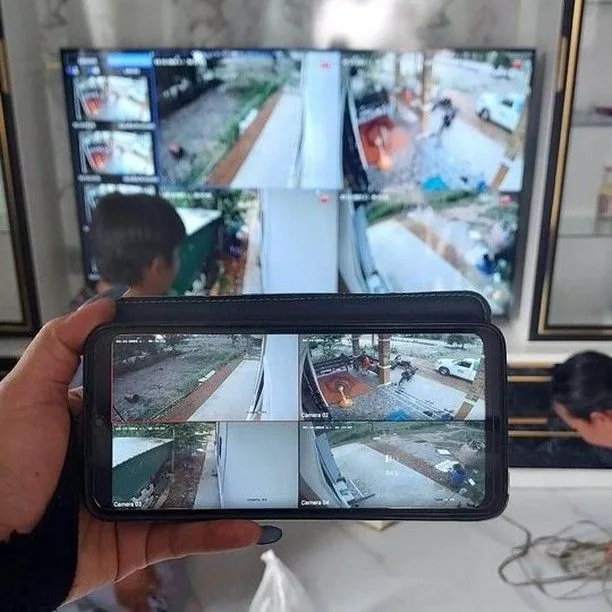 Live view CCTV di aplikasi HP yang cocok dengan tampilan monitor di rumah pelanggan Jakarta oleh ASATURA
