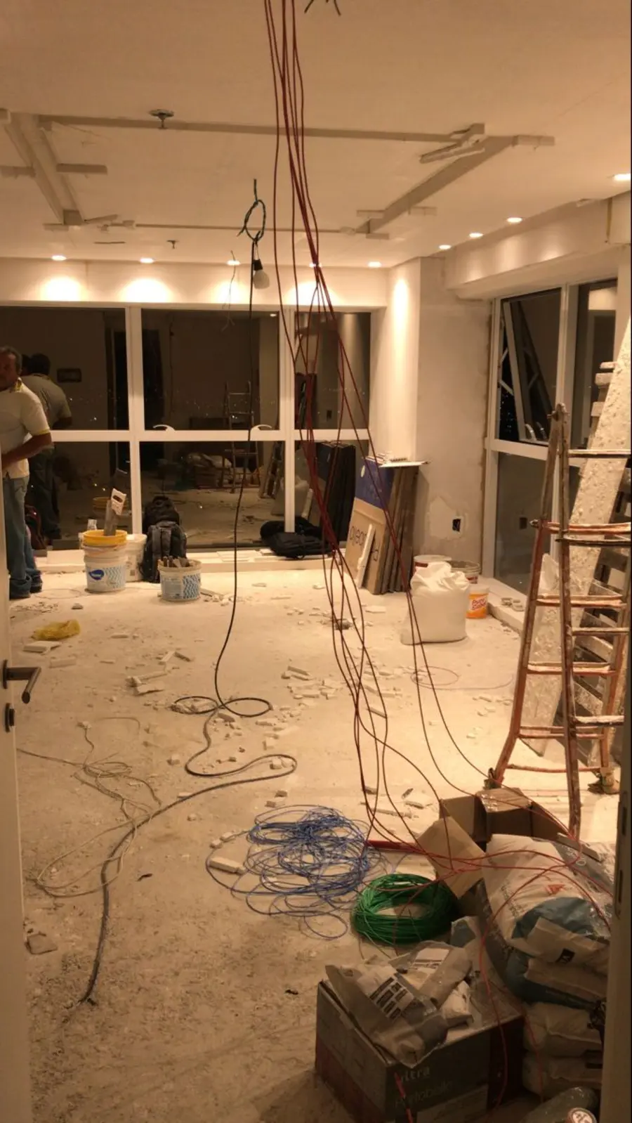 Instalasi kabel listrik baru pada renovasi rumah oleh ASATURA di Tangerang