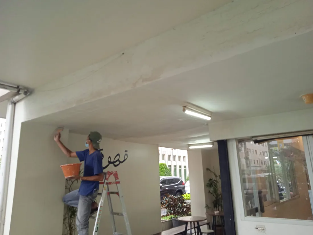 Plafon GRC pada area teras yang terpapar cuaca